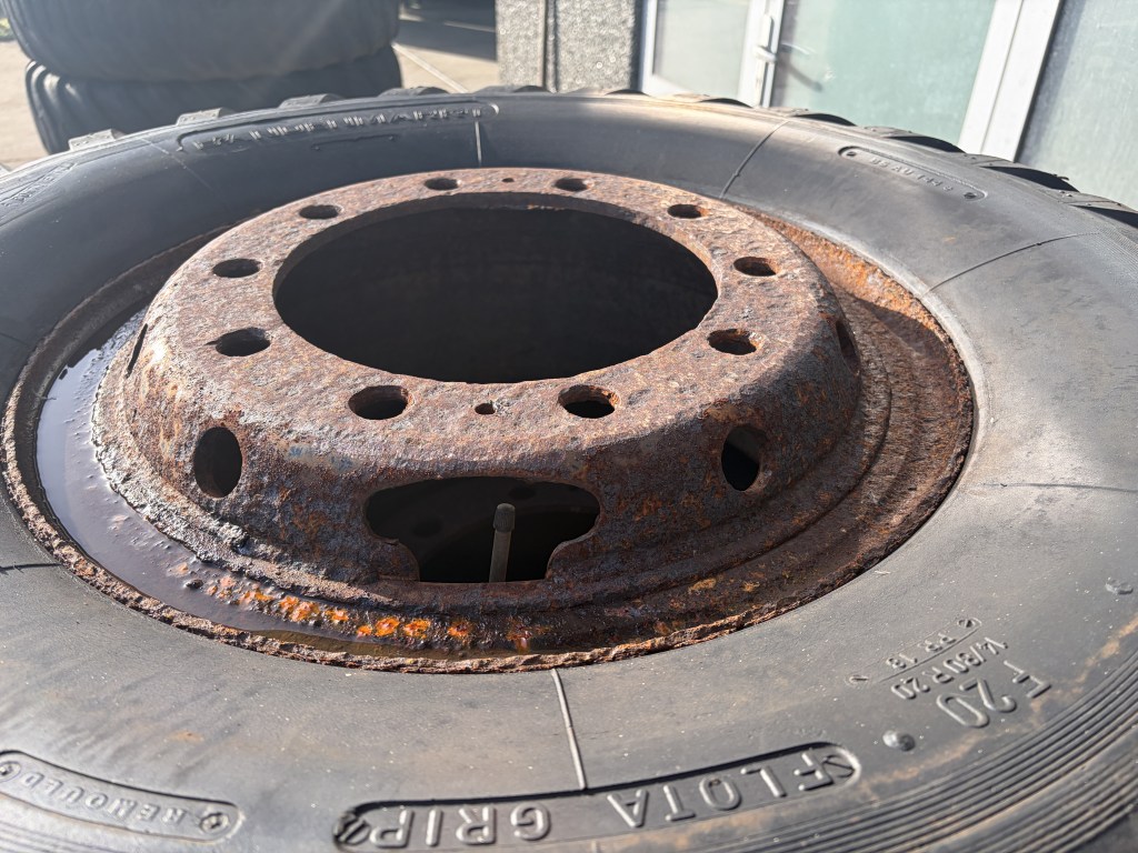14/80r20 te koop bij Jaap Verboon