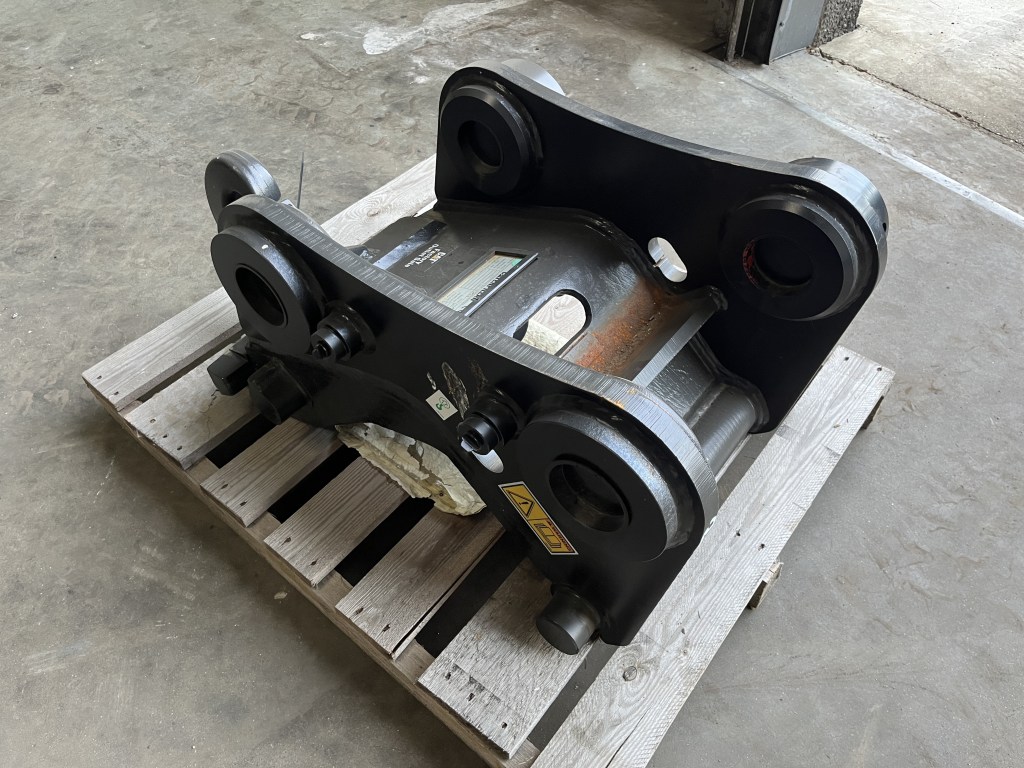 CW40S Caterpillar 320D te koop bij Jaap Verboon