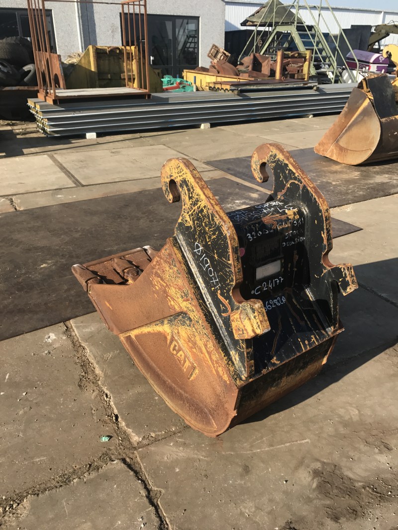 Caterpillar smalle tandenbak34 te koop bij Jaap Verboon