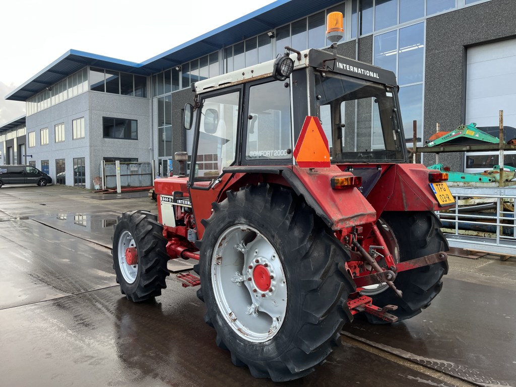 International 844 S te koop bij Jaap Verboon