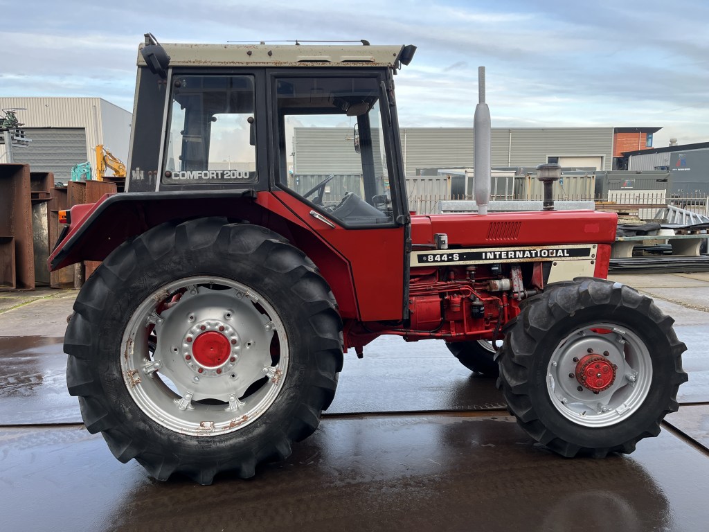 International 844 S te koop bij Jaap Verboon