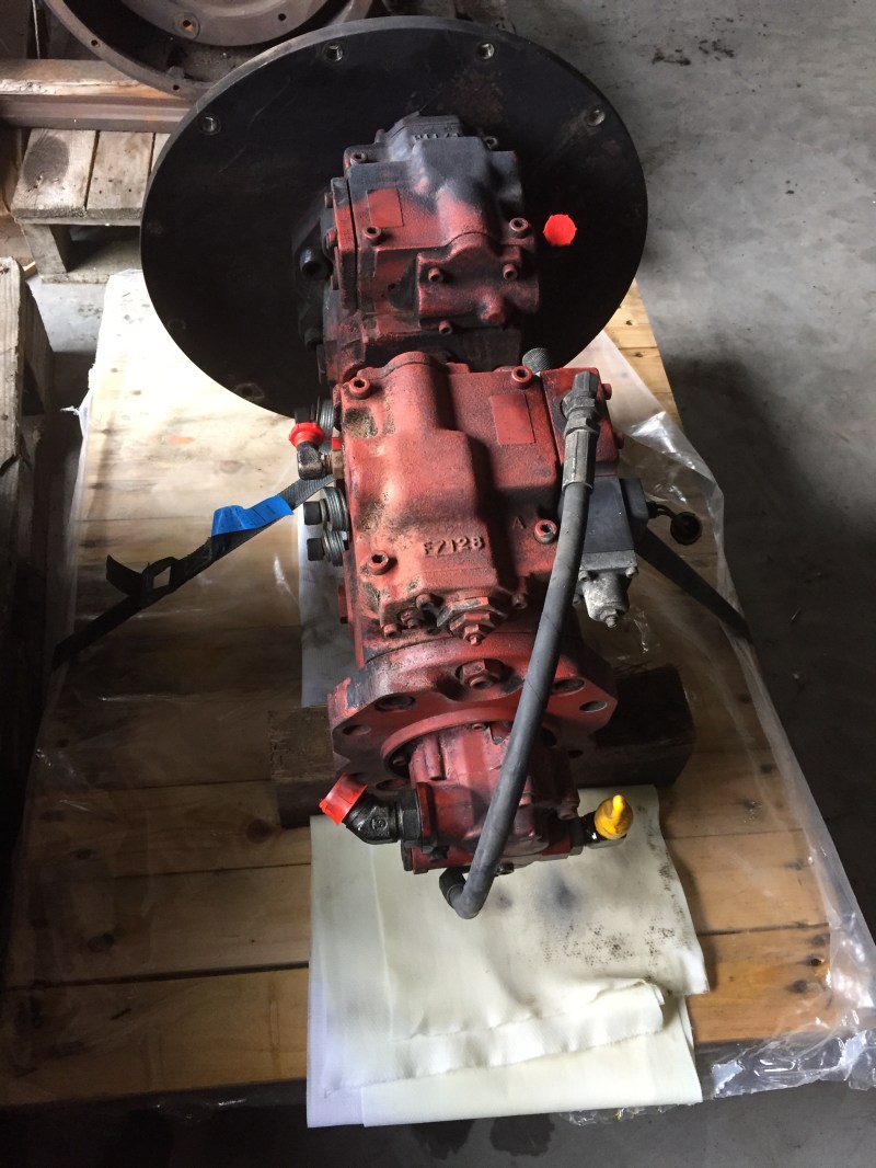 Kawasaki pomp K3V63DT te koop bij Jaap Verboon