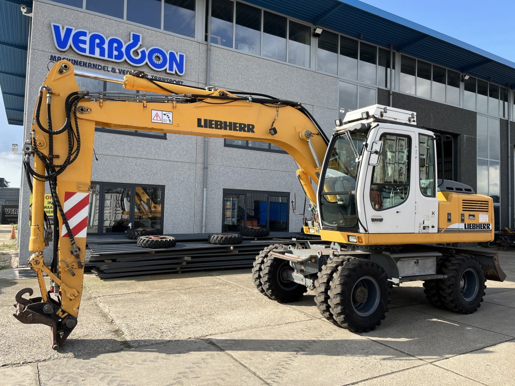 Liebherr A900 C 2003 te koop bij Jaap Verboon