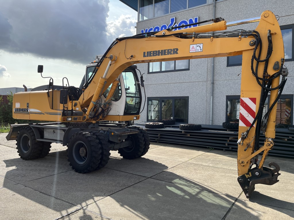 Liebherr A900 C 2003 te koop bij Jaap Verboon
