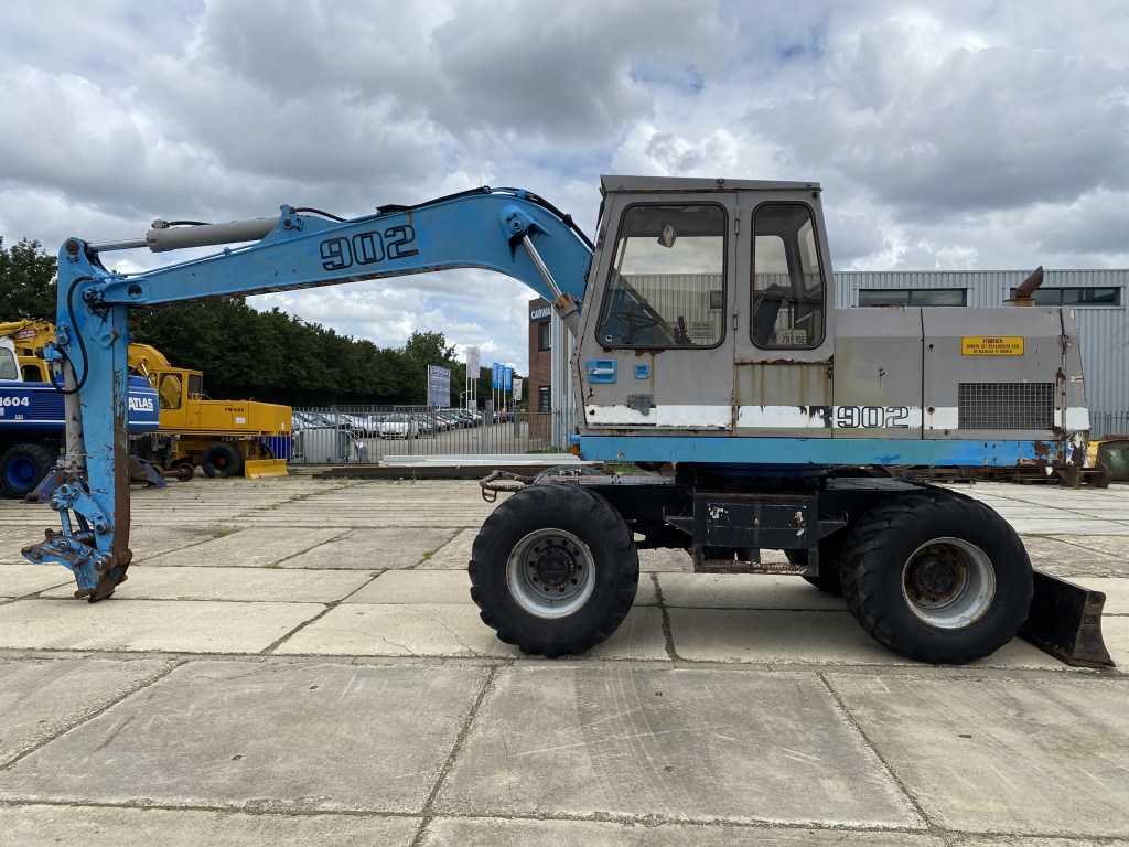 Liebherr A902 te koop bij Jaap Verboon
