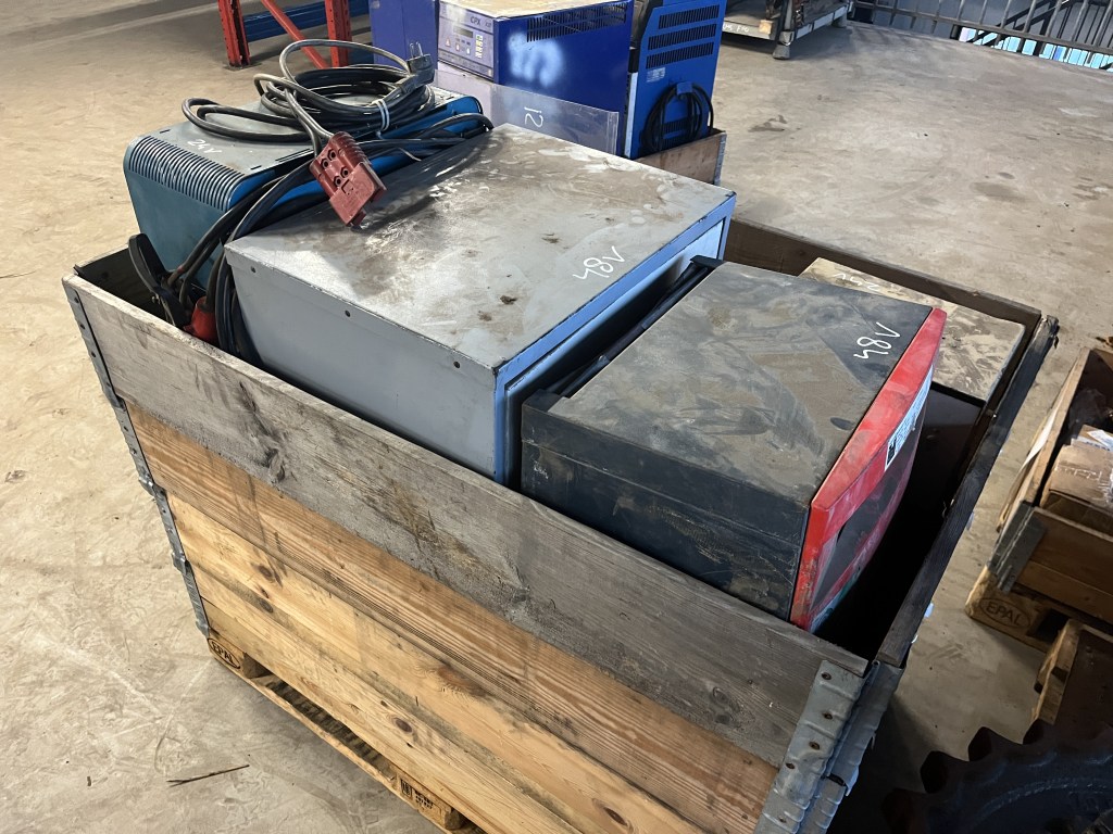 accu lader te koop bij Jaap Verboon