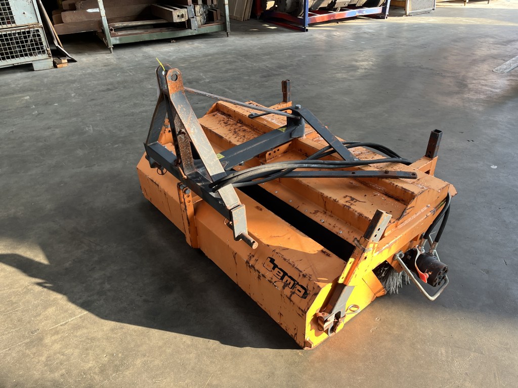 bema 20 hydraulische veegbezem te koop bij Jaap Verboon