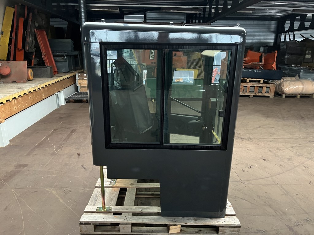 cabine IHI 20 25 35 VX te koop bij Jaap Verboon