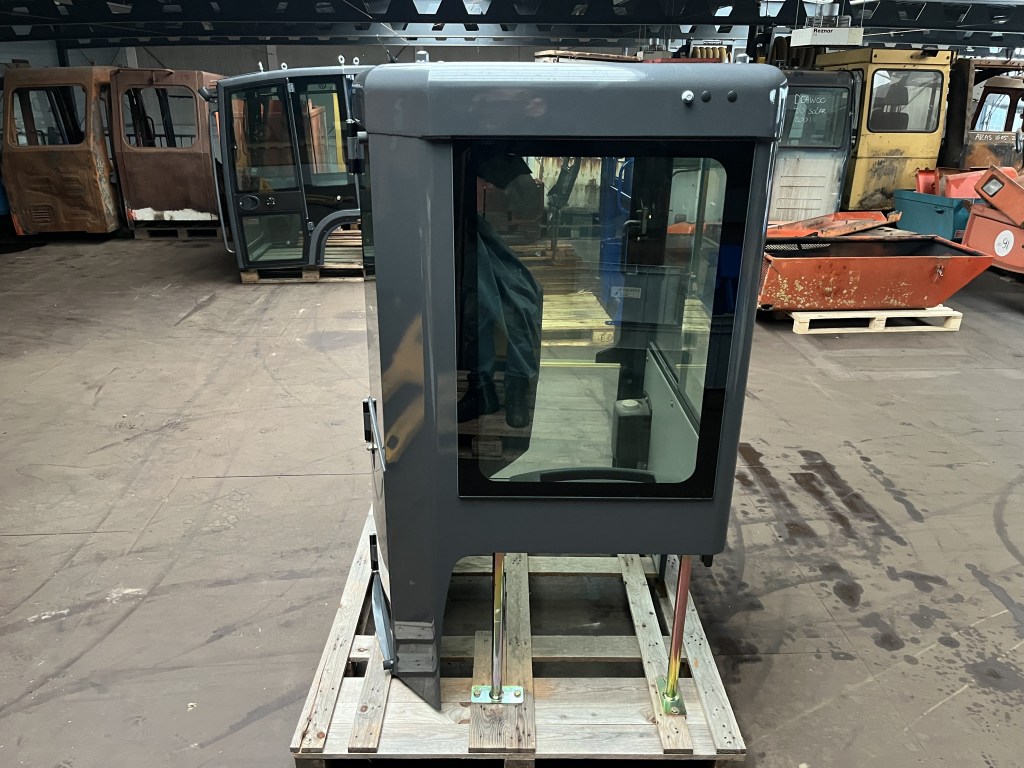 cabine IHI 20 25 35 VX te koop bij Jaap Verboon