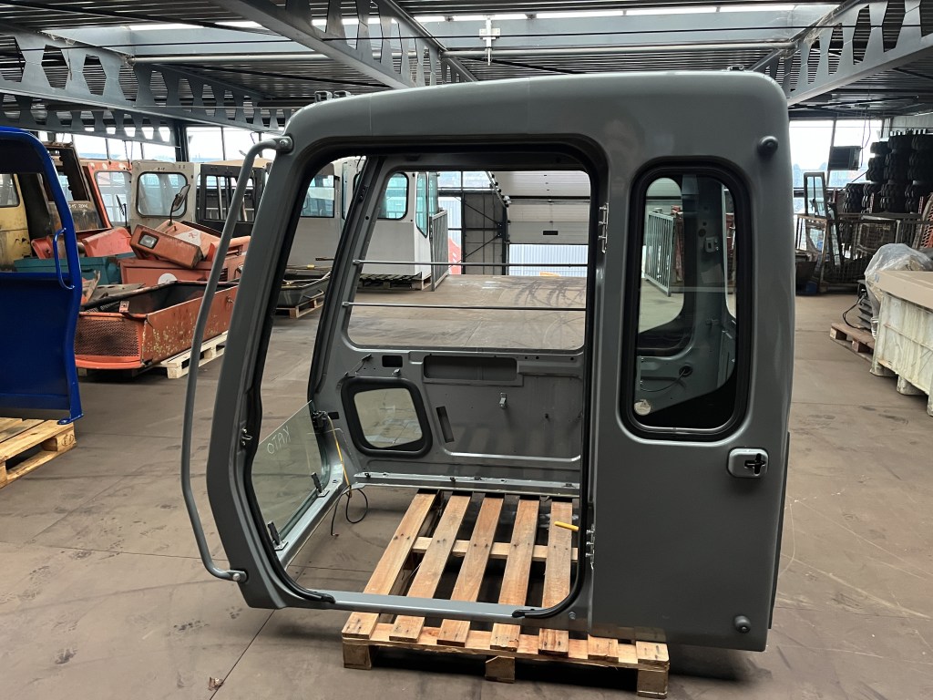 cabine KATO te koop bij Jaap Verboon