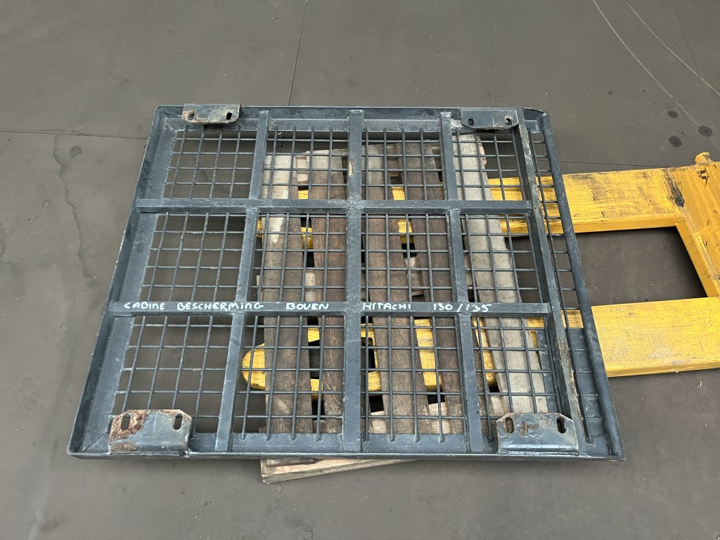 cabine bescherming hitachi te koop bij Jaap Verboon