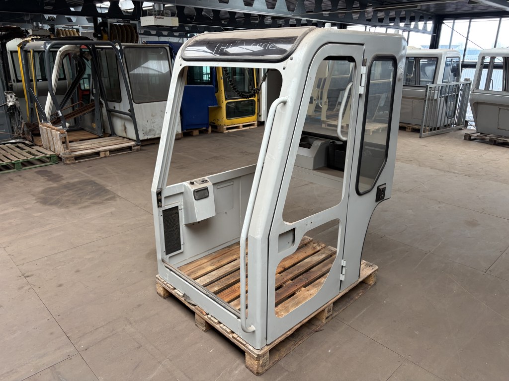 cabine ihi j serie te koop bij Jaap Verboon