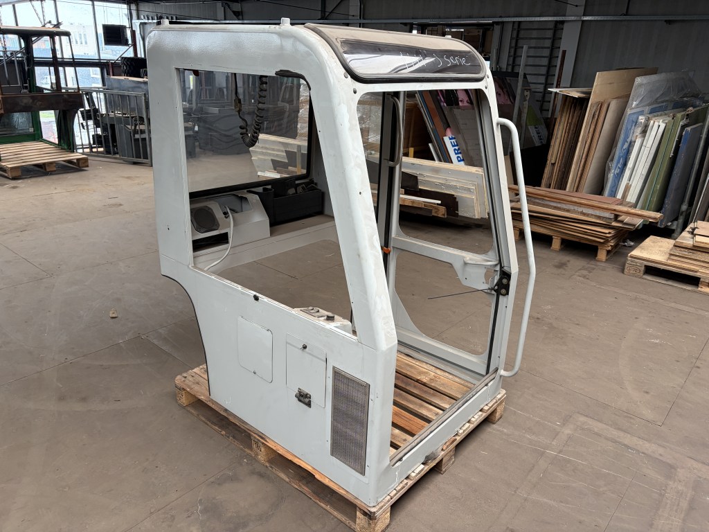 cabine ihi j serie te koop bij Jaap Verboon