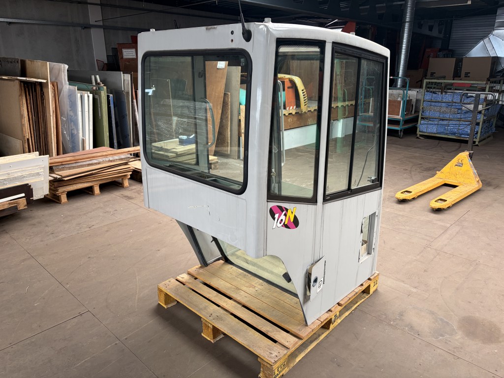 cabine ihi n serie te koop bij Jaap Verboon