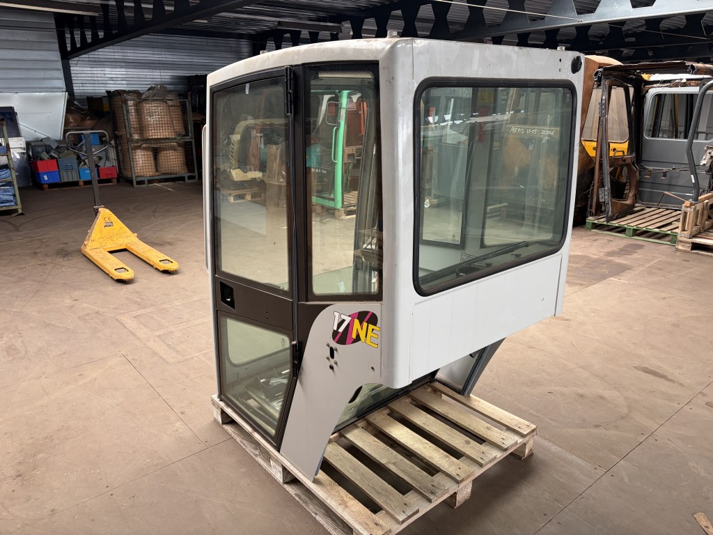 cabine ihi n serie te koop bij Jaap Verboon