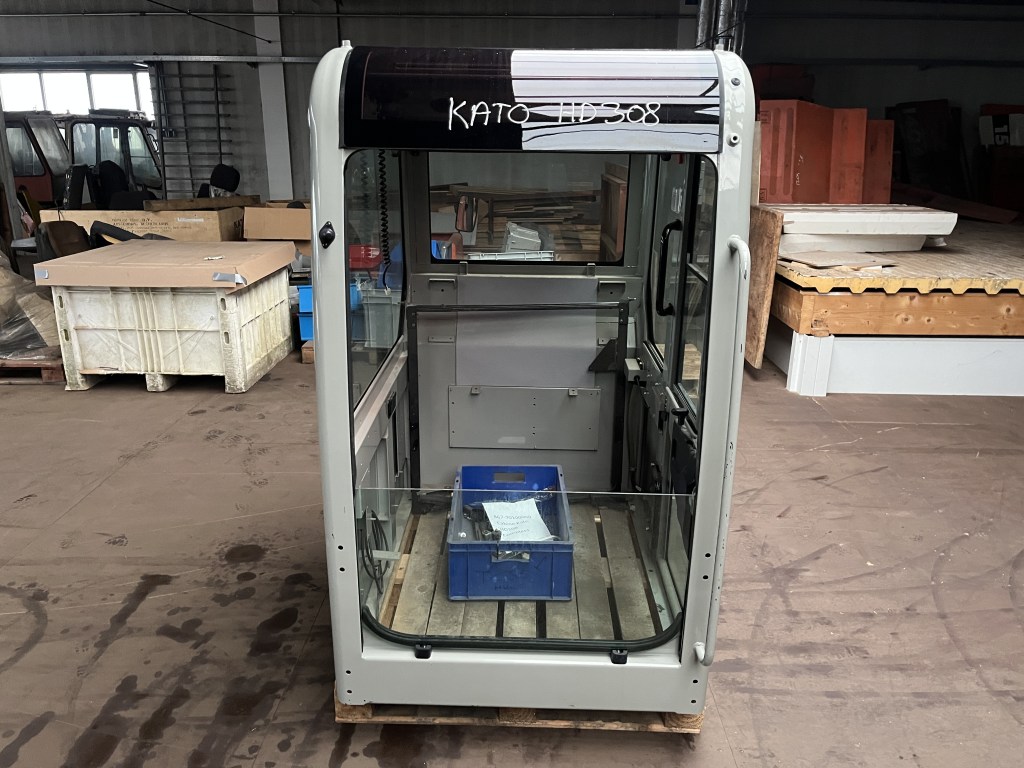 cabine kato hd 308 te koop bij Jaap Verboon