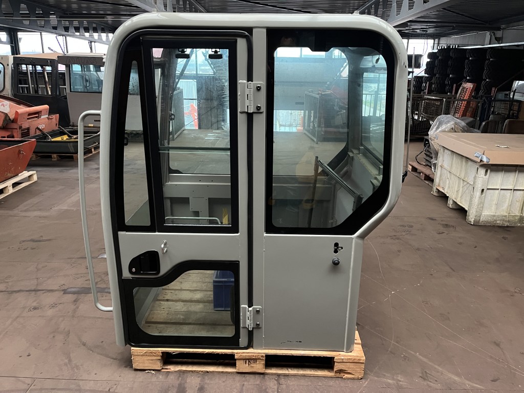 cabine kato hd 308 te koop bij Jaap Verboon