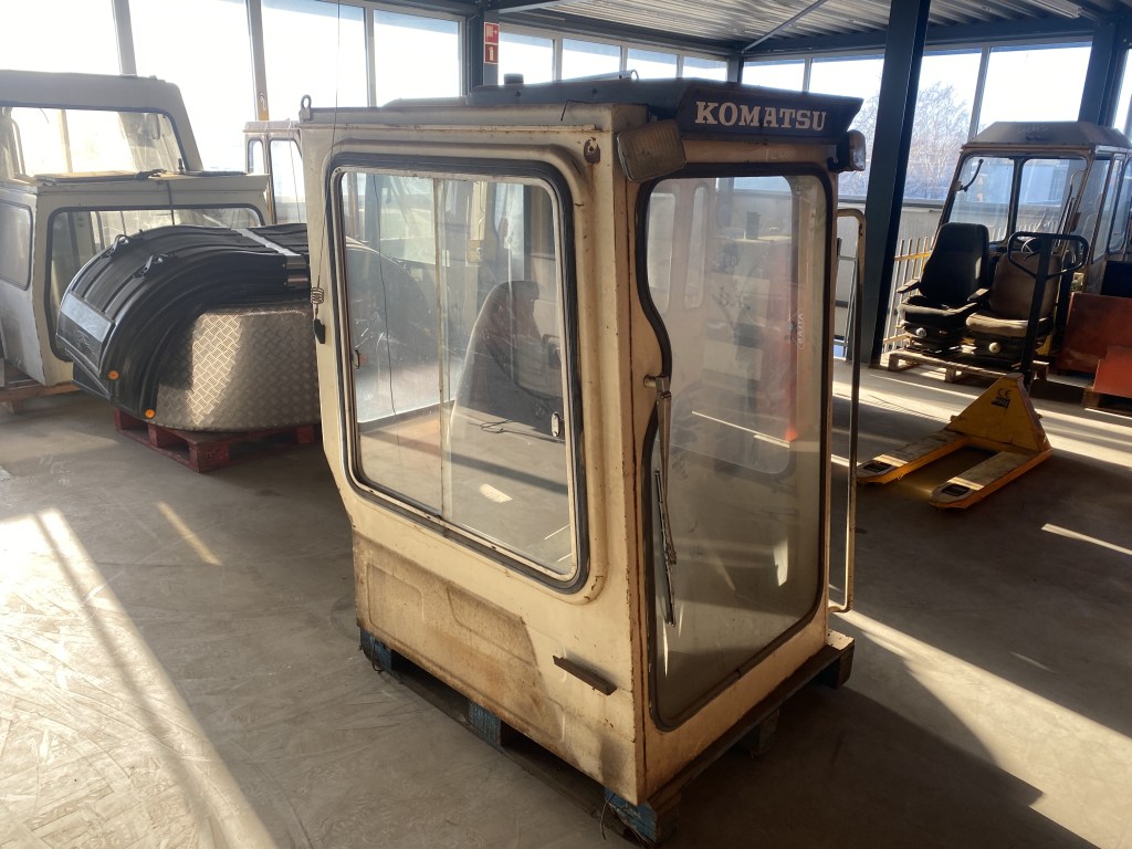 cabine komatsu minigraver te koop bij Jaap Verboon
