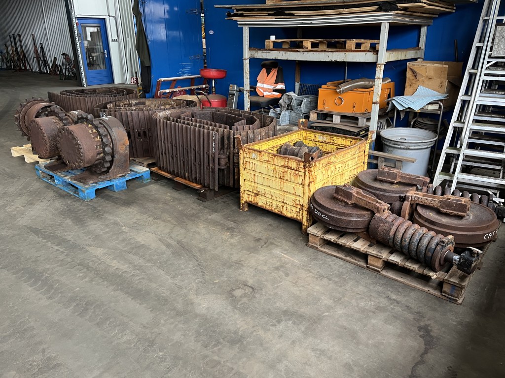 caterpillar 320 parts te koop bij Jaap Verboon