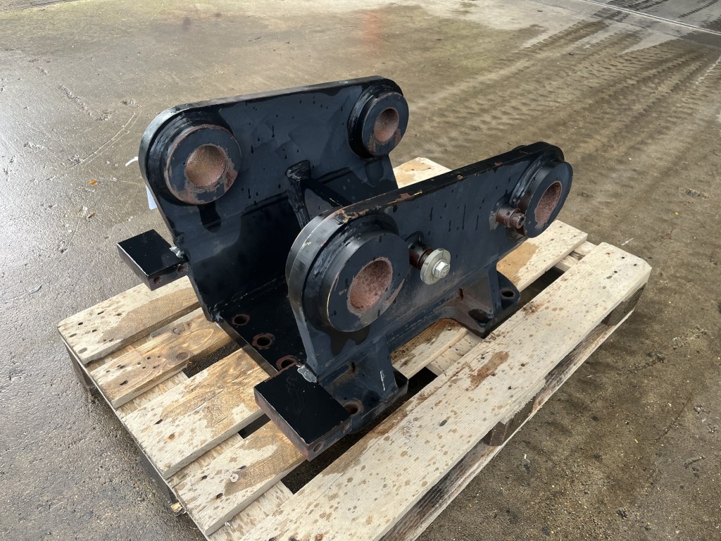 caterpillar adapter plaat skp te koop bij Jaap Verboon