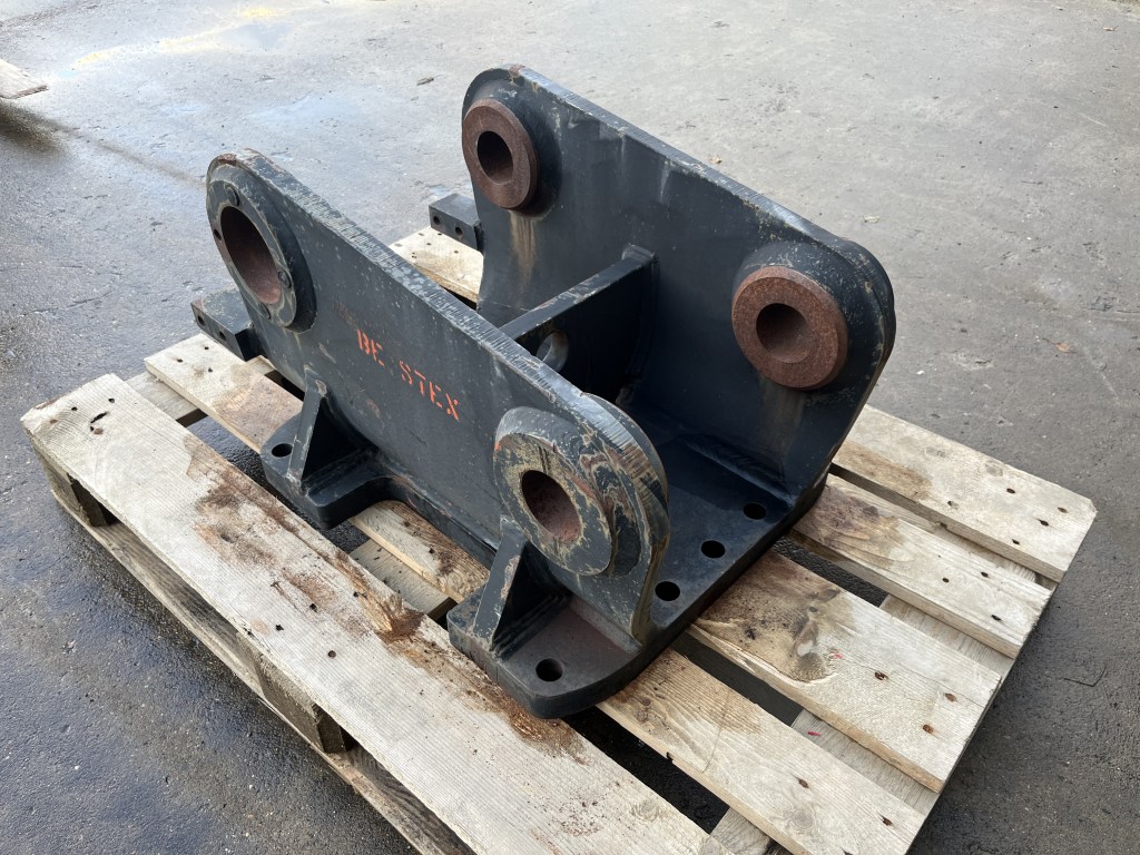 caterpillar adapter plaat skp te koop bij Jaap Verboon