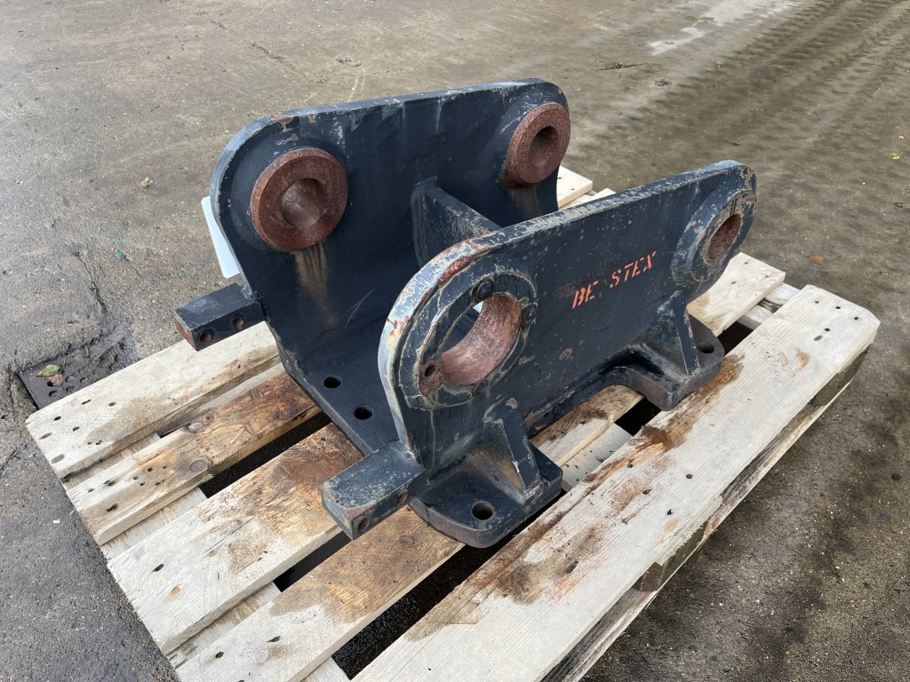 caterpillar adapter plaat skp te koop bij Jaap Verboon