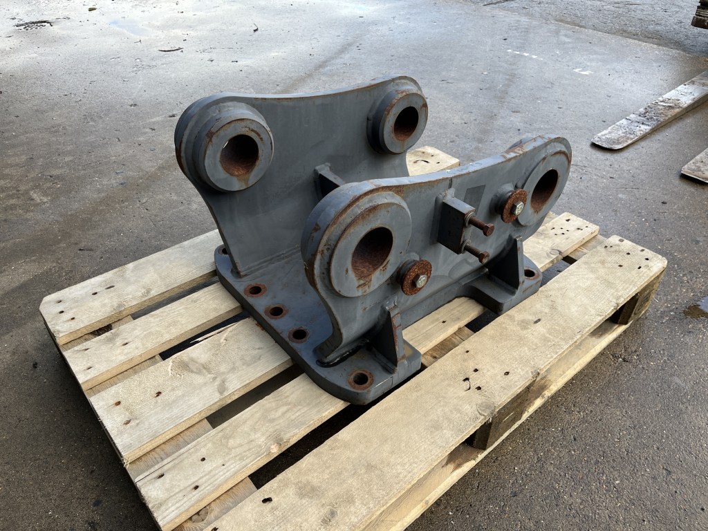 caterpillar adapter plate skp te koop bij Jaap Verboon