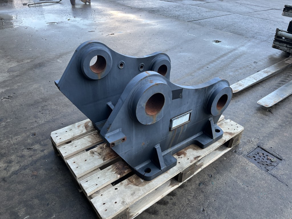 caterpillar adapter plate skp te koop bij Jaap Verboon