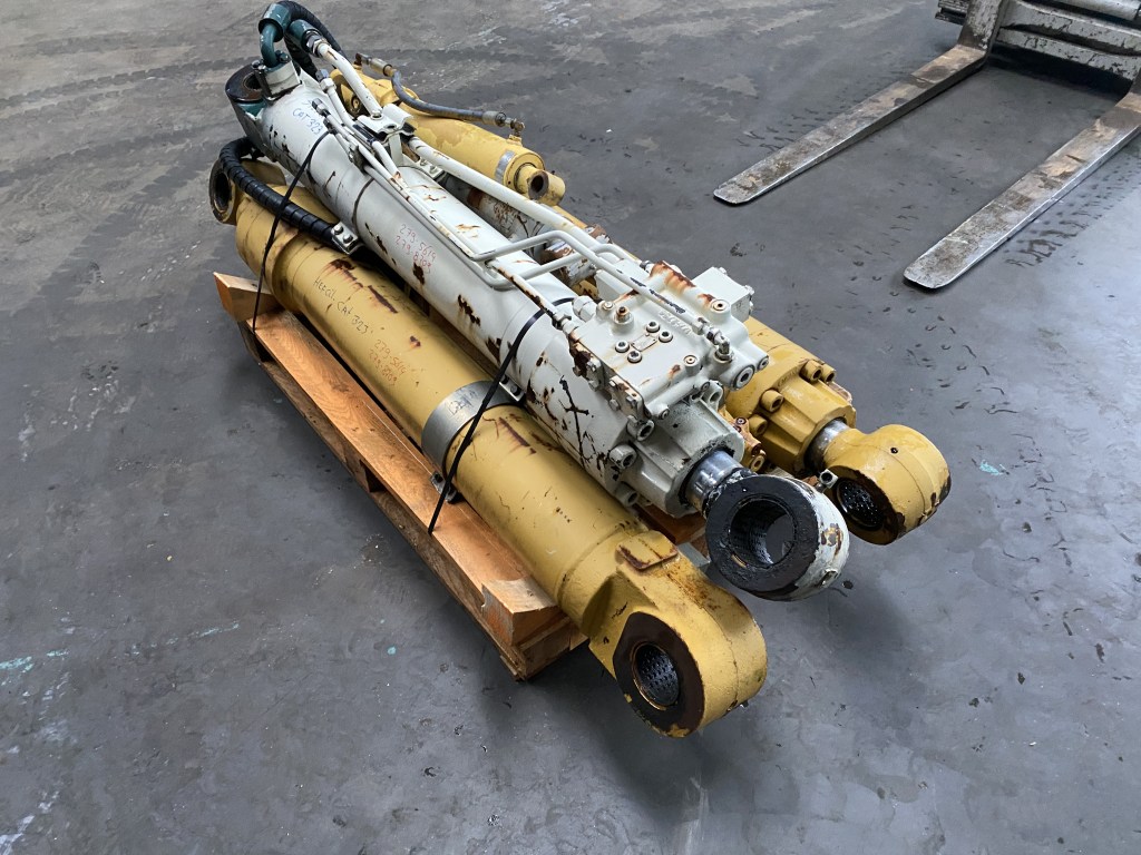 caterpillar cilinders te koop bij Jaap Verboon