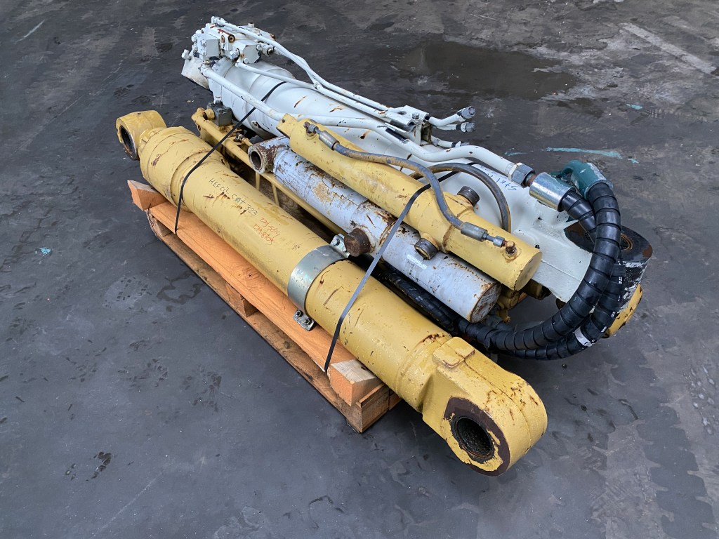 caterpillar cilinders te koop bij Jaap Verboon
