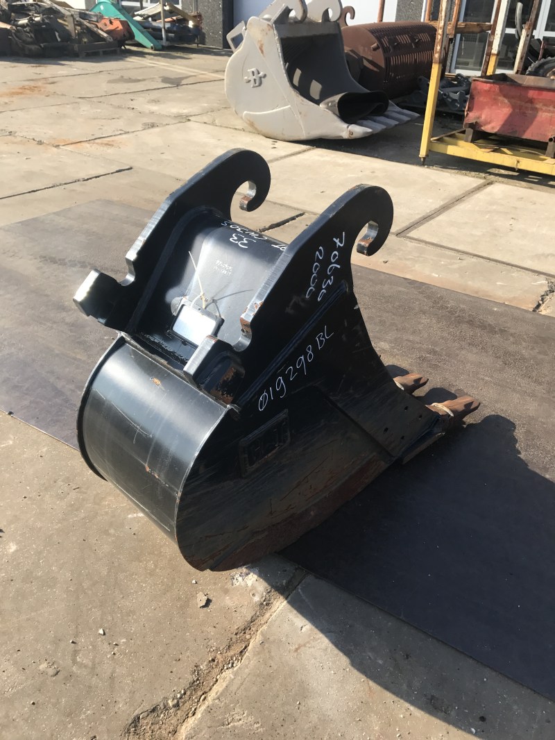 caterpillar smalle tandenbak33 te koop bij Jaap Verboon