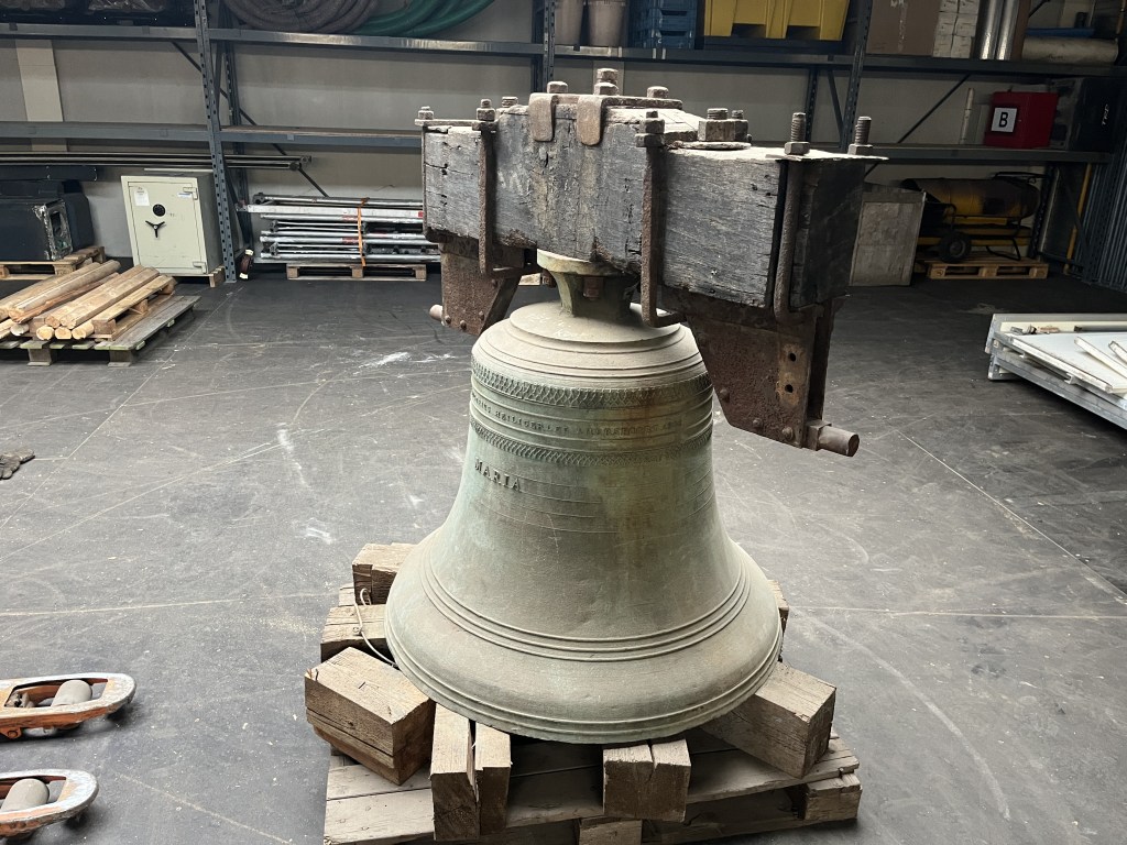 church bell 900kg te koop bij Jaap Verboon
