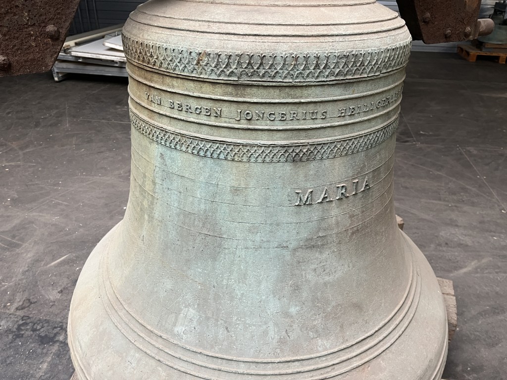 church bell 900kg te koop bij Jaap Verboon