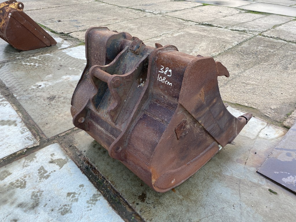 dieplepelbak 108cm te koop bij Jaap Verboon