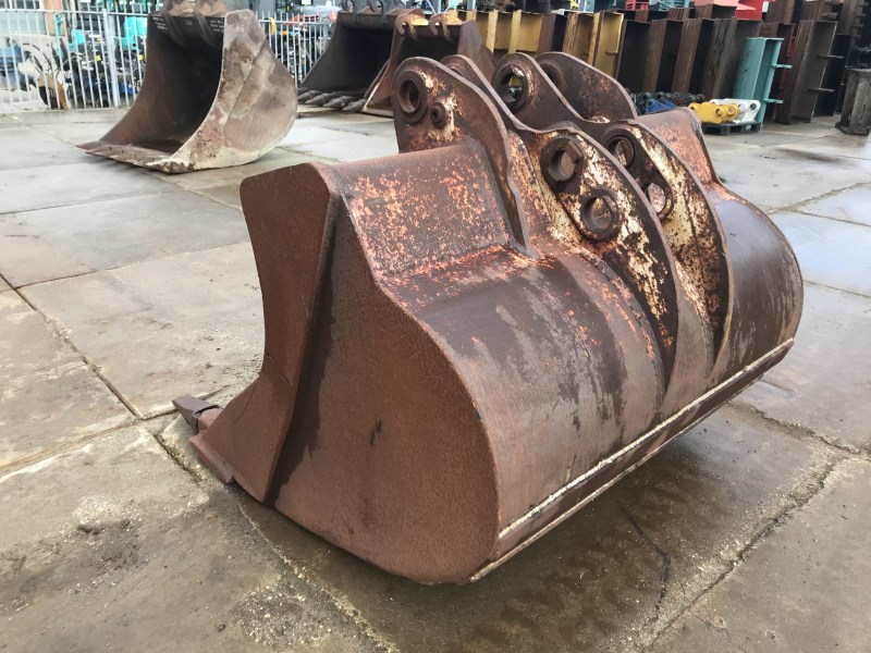 dieplepelbak 2000L te koop bij Jaap Verboon