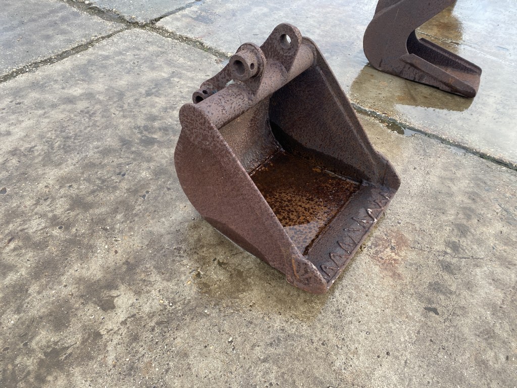 dieplepelbak pinn 30 te koop bij Jaap Verboon