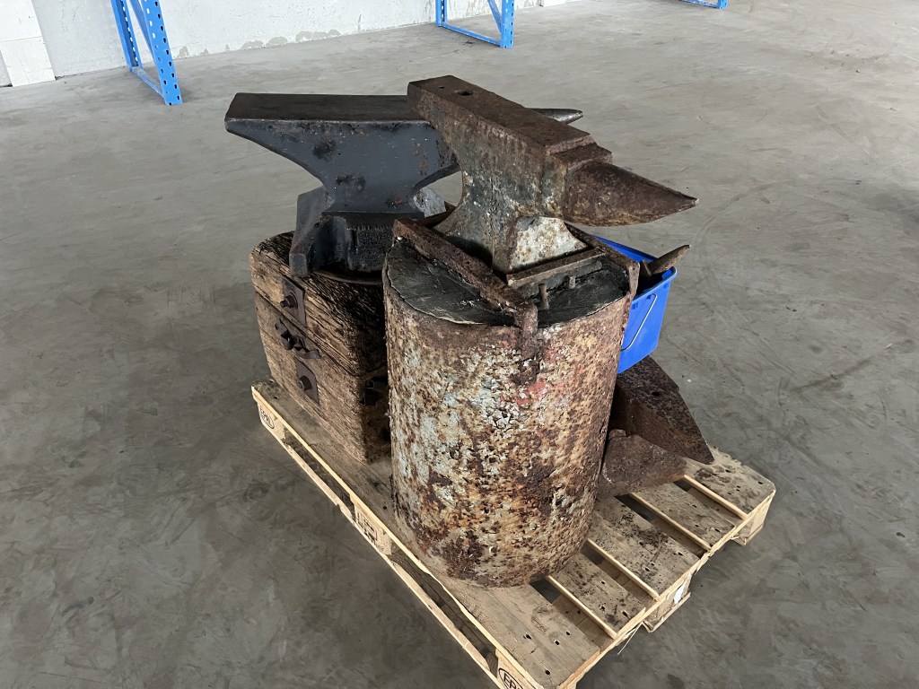 diverse aambeeld te koop bij Jaap Verboon