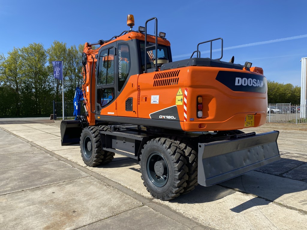 doosan dx160w-3 2015 te koop bij Jaap Verboon