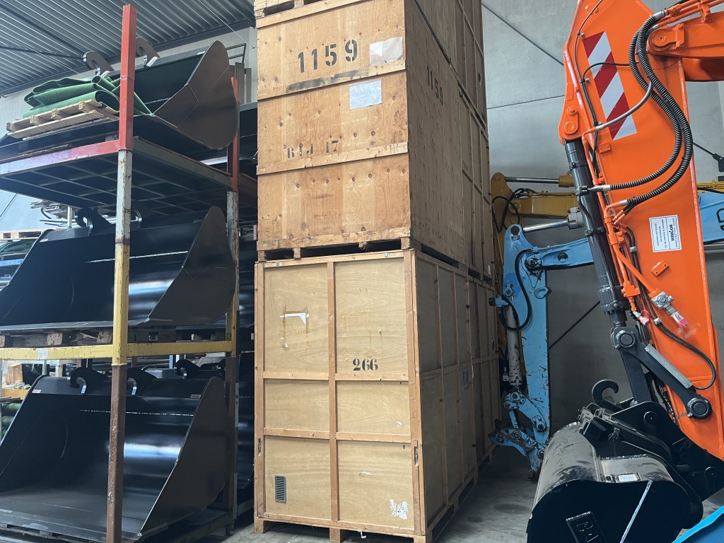 grote houten boxen te koop bij Jaap Verboon