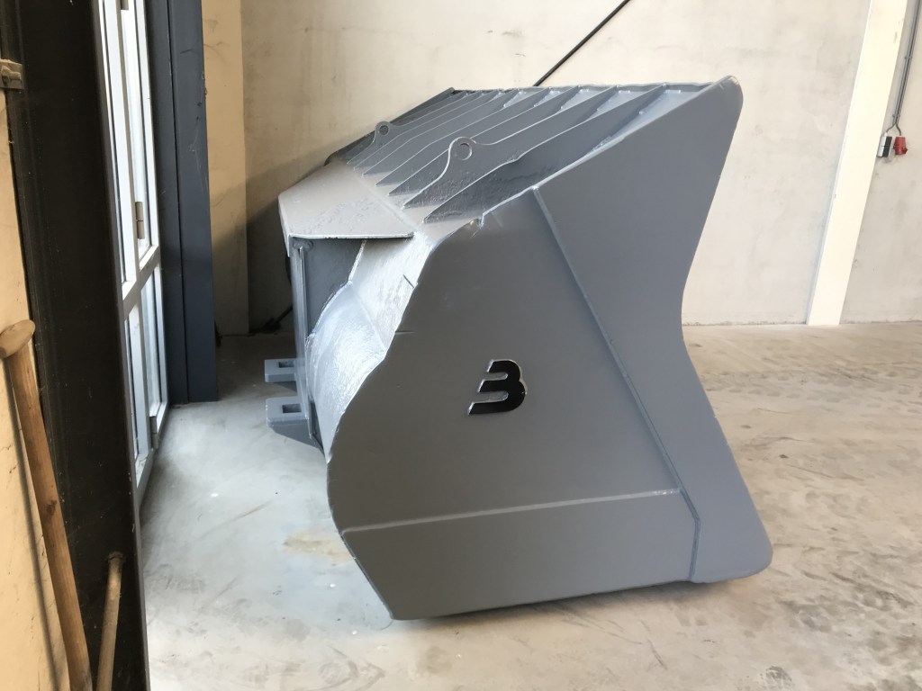 grote shovelbak te koop bij Jaap Verboon