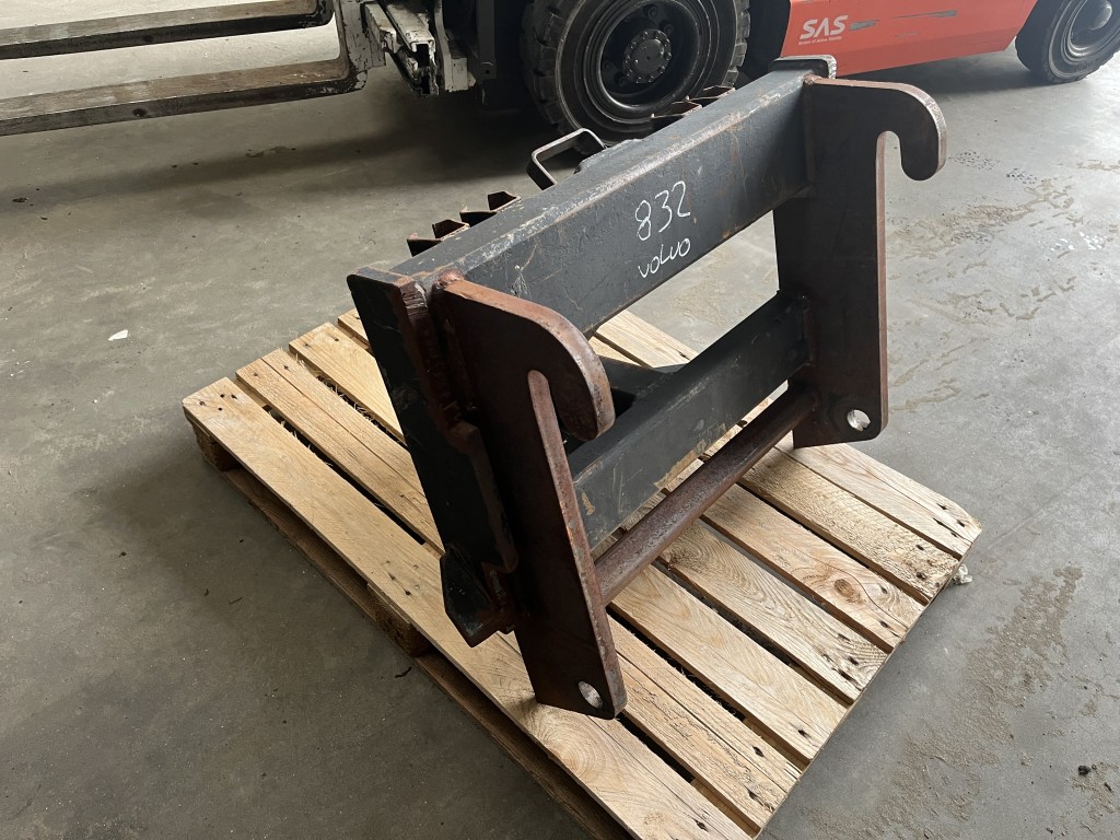 hefmast Volvo te koop bij Jaap Verboon