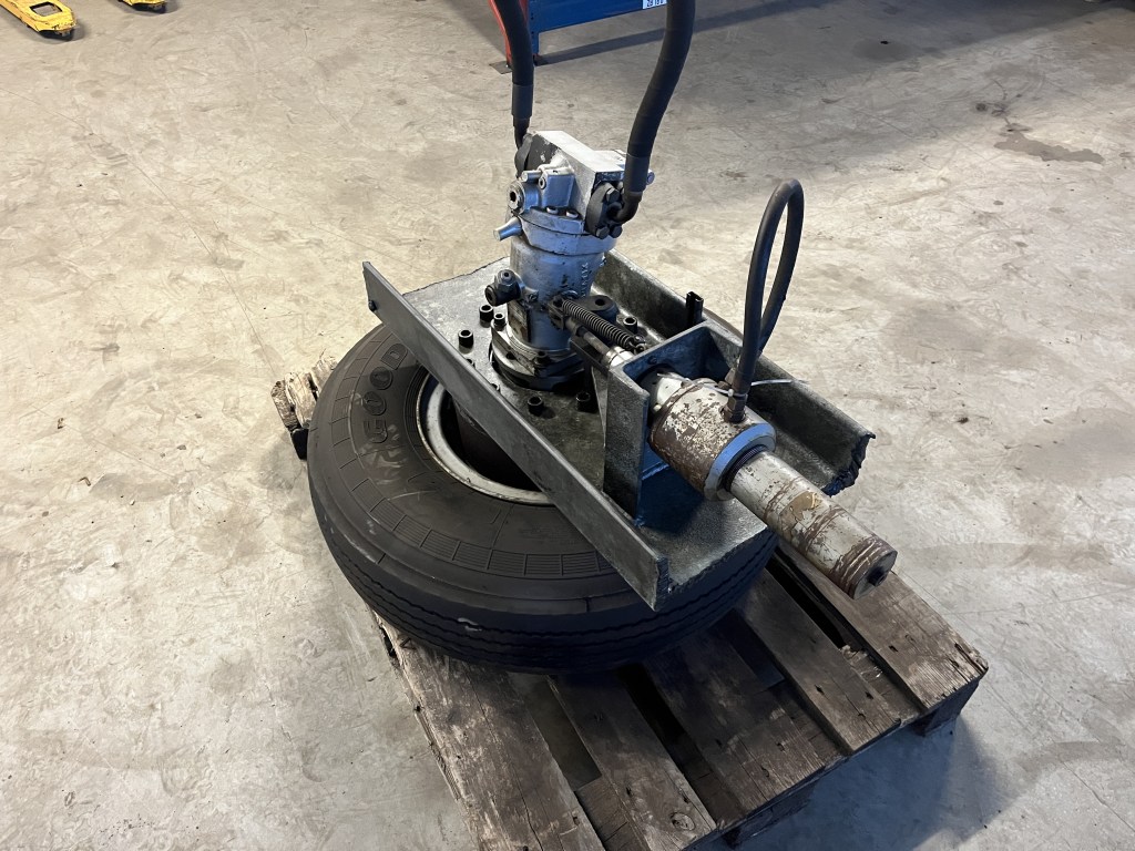 hydraulisch aangedreven naaf te koop bij Jaap Verboon