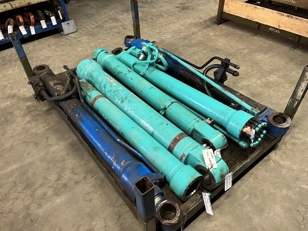 kobelco cylinder te koop bij Jaap Verboon