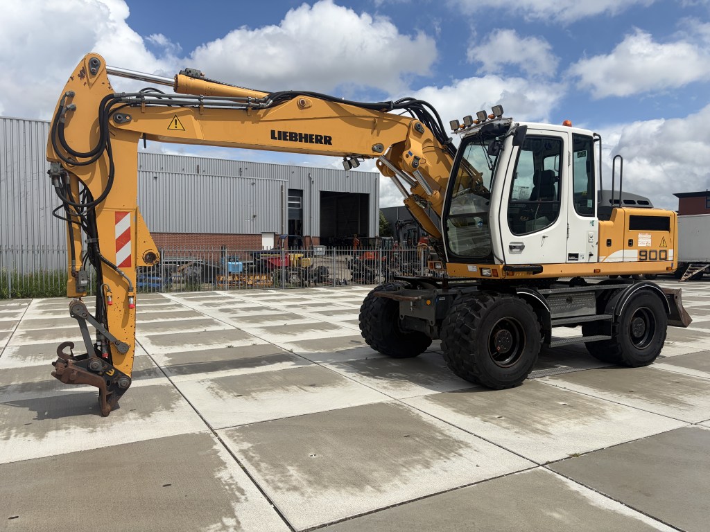 liebherr a 900 c 2008 te koop bij Jaap Verboon