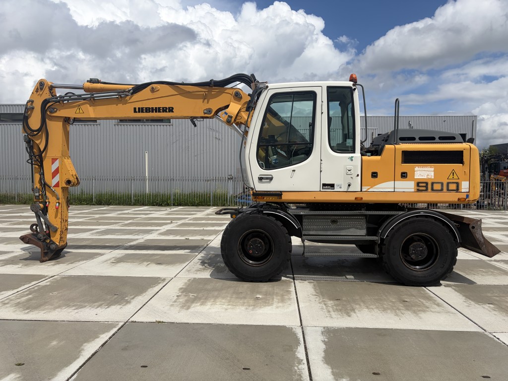 liebherr a 900 c 2008 te koop bij Jaap Verboon