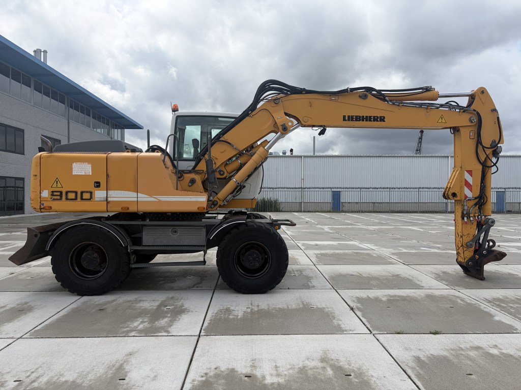 liebherr a 900 c 2008 te koop bij Jaap Verboon