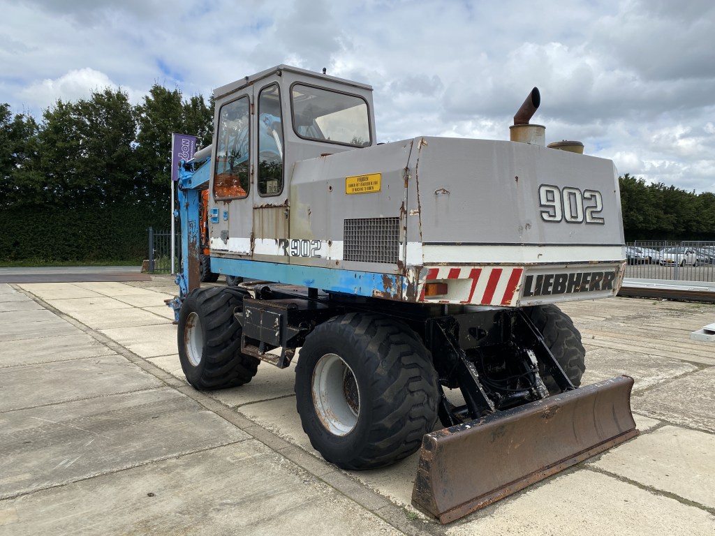 liebherr a902 te koop bij Jaap Verboon