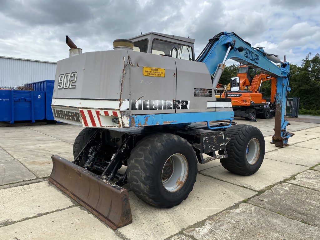 liebherr a902 te koop bij Jaap Verboon