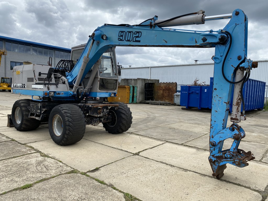 liebherr a902 te koop bij Jaap Verboon