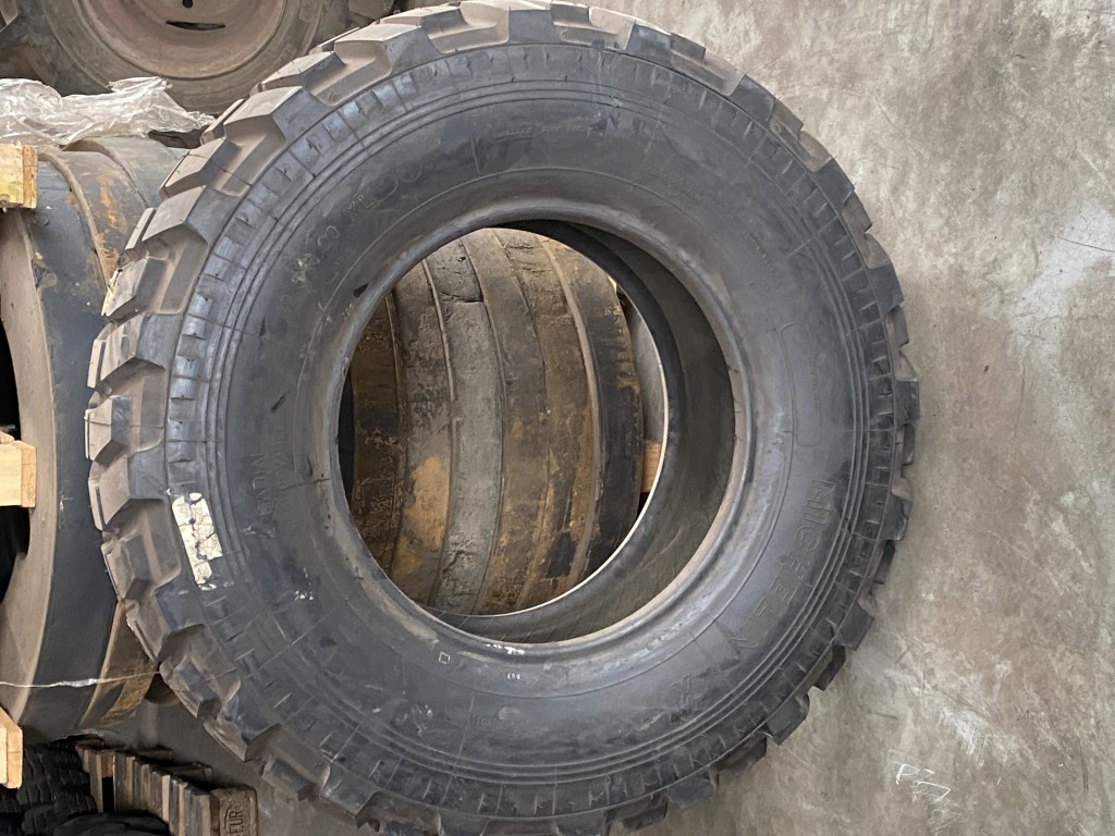 michelin 12.5 r 20 unused te koop bij Jaap Verboon